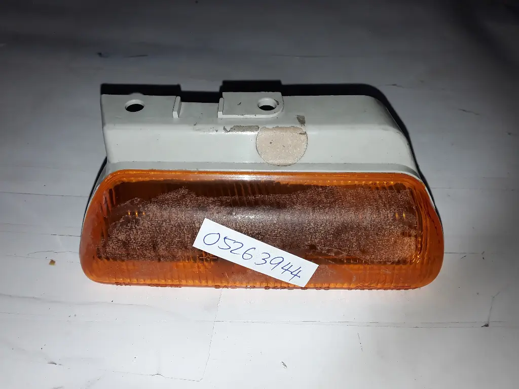 Park And Turn Signal Lamp-RH