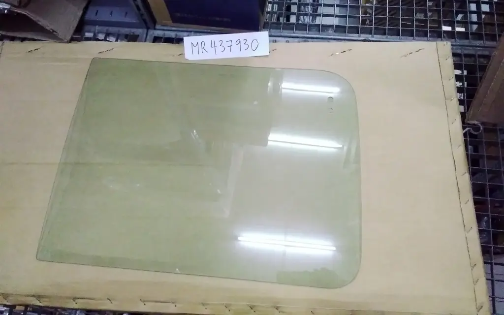 Rear Quarter Window Glass - RH
