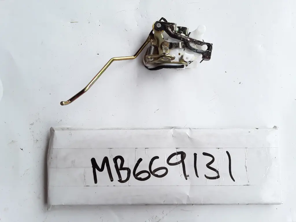 Front Door Latch-LH