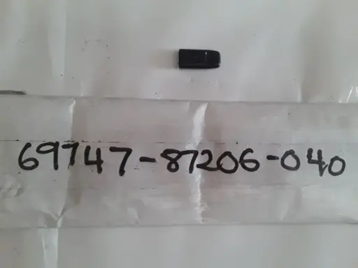[69747-87206-040] Button Door Lock