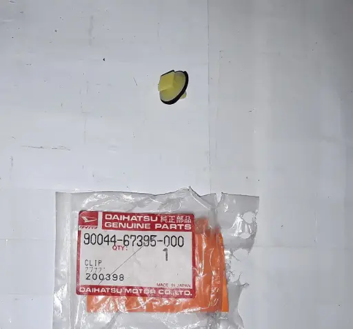 [90044-67395-000] Clip