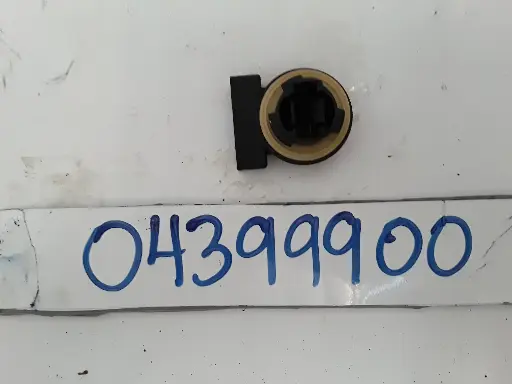 [04399900] Park and Turn Signal Lamp Socket
