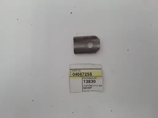 [4667256] Retainer Exhaust Rocker Shaft End
