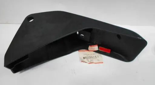[MR230157]  S/T Carrier Hinge Cover