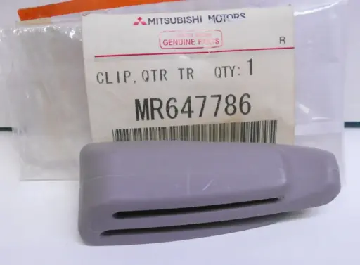 [MR647786] Clip Outer Trim Belt
