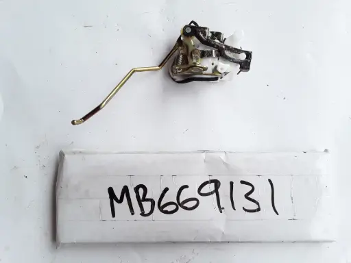 [MB669131] Front Door Latch-LH