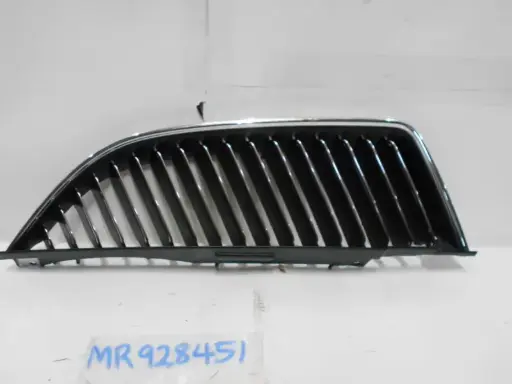 [MR928451] Front Grille-LH