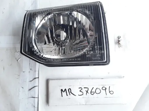 [MR376096] Headlamp Kit-RH