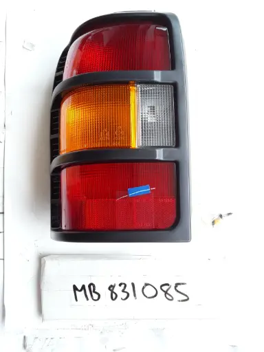 [MB831085] Rear Combination Lamp Kit-LH