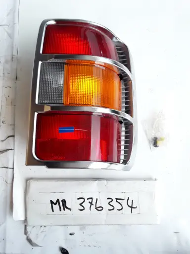 [MR376354] Rear Combination Lamp Kit-RH
