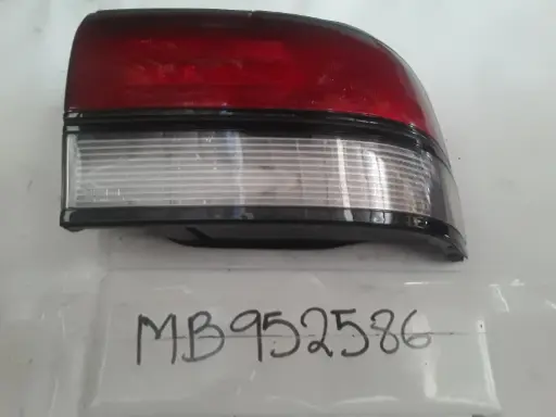 [MB952586] Rear Combination Lamp-RH